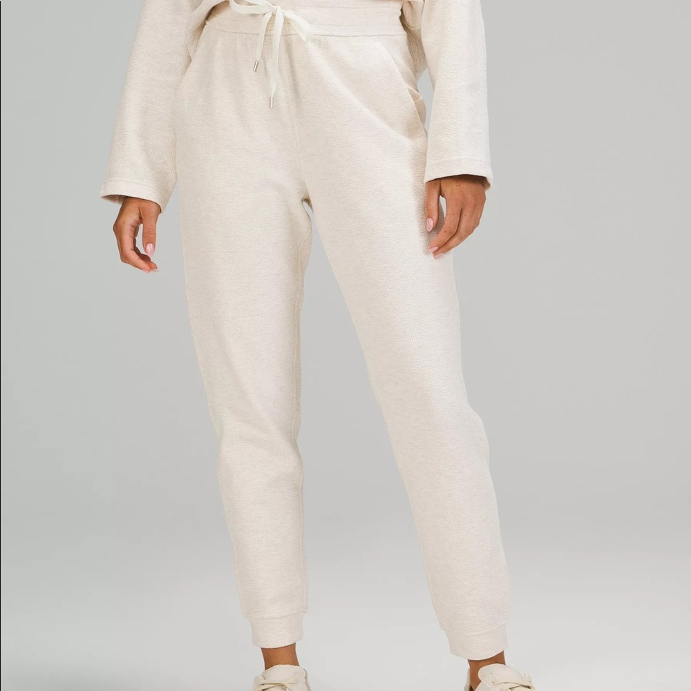 Lululemon Ribbed High-Rise Jogger 25" *7/8 Length
Heathered White Opal size 14